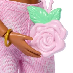 Barbie Deluxe Style Dukke med Rosemønstret Jeanslook