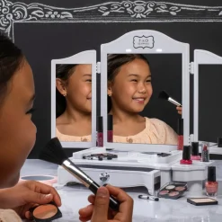 FAO SCHWARZ Vanity Makeup Studio 24 deler