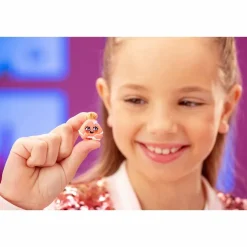 Pinky Promise, overraskelsespose